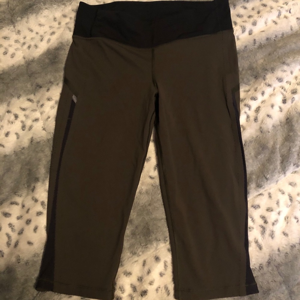 Olive green Lululemon leggings